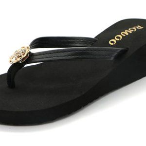 Women's thick bottom sandals decorated with slope